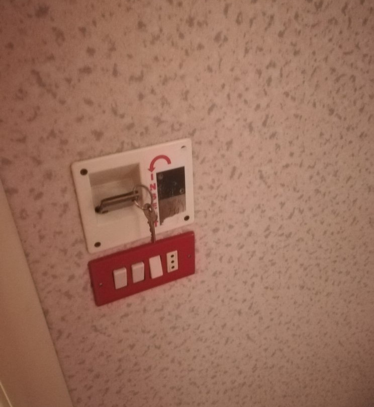 亚历山大酒店主图