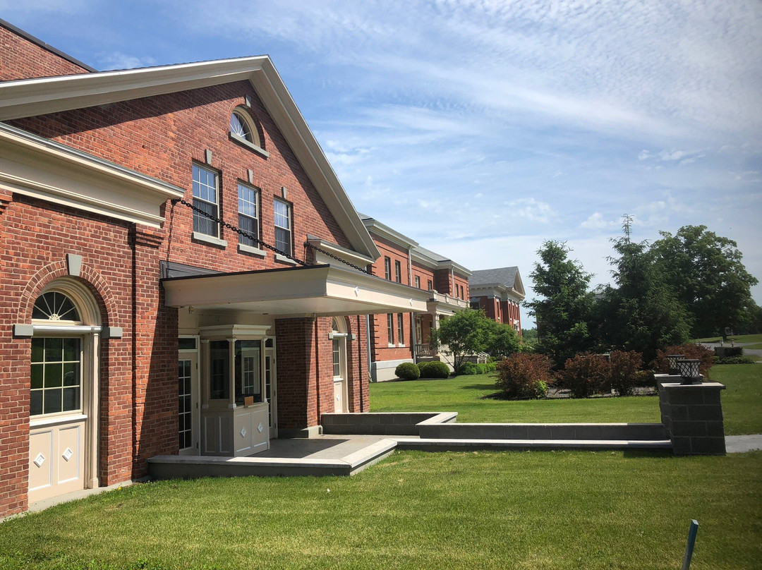 Marina Inn & Suites主图