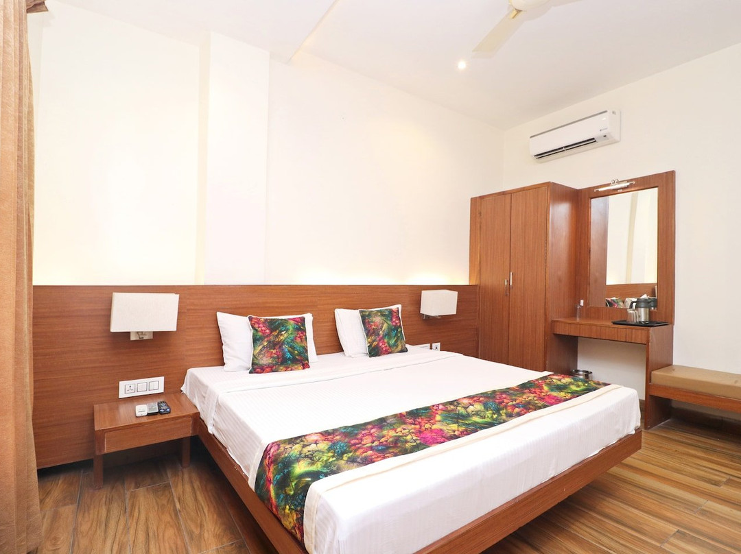 OYO 16082 Hotel Imperial Corner