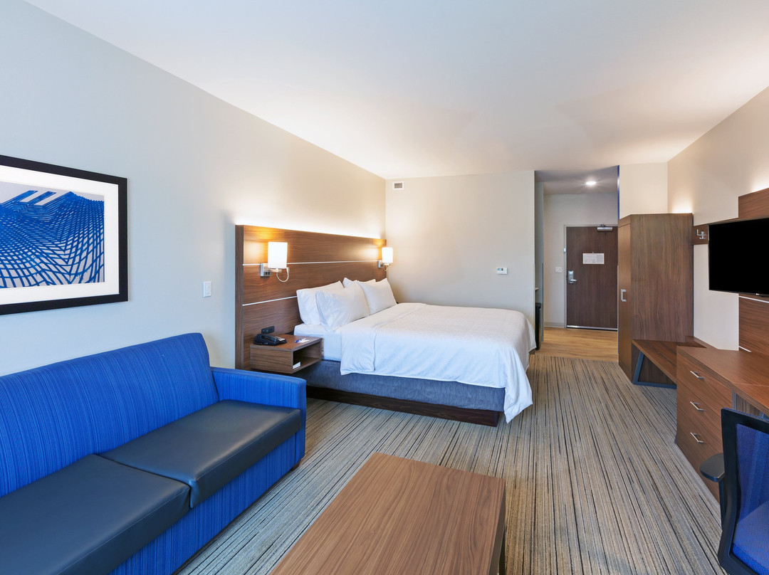 Holiday Inn Express & Suites Lenexa - Overland Park Area by IHG主图