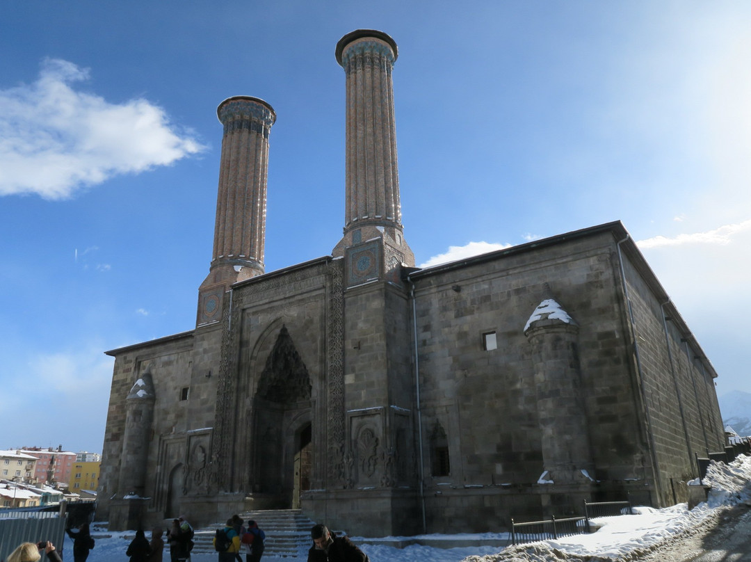 Twin Minaret Madrasa景点图片