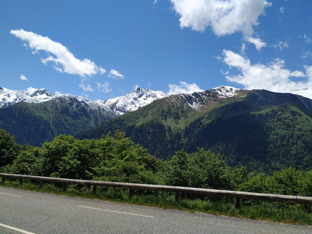 Freddy Sutra Parapente-巴涅尔-德吕雄必去景点