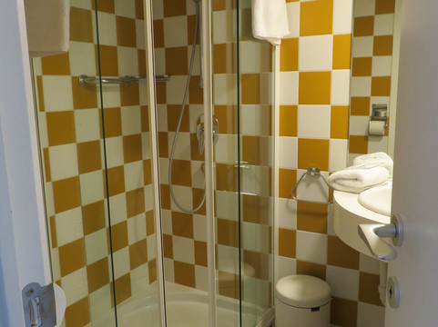 船上酒店船屋主图