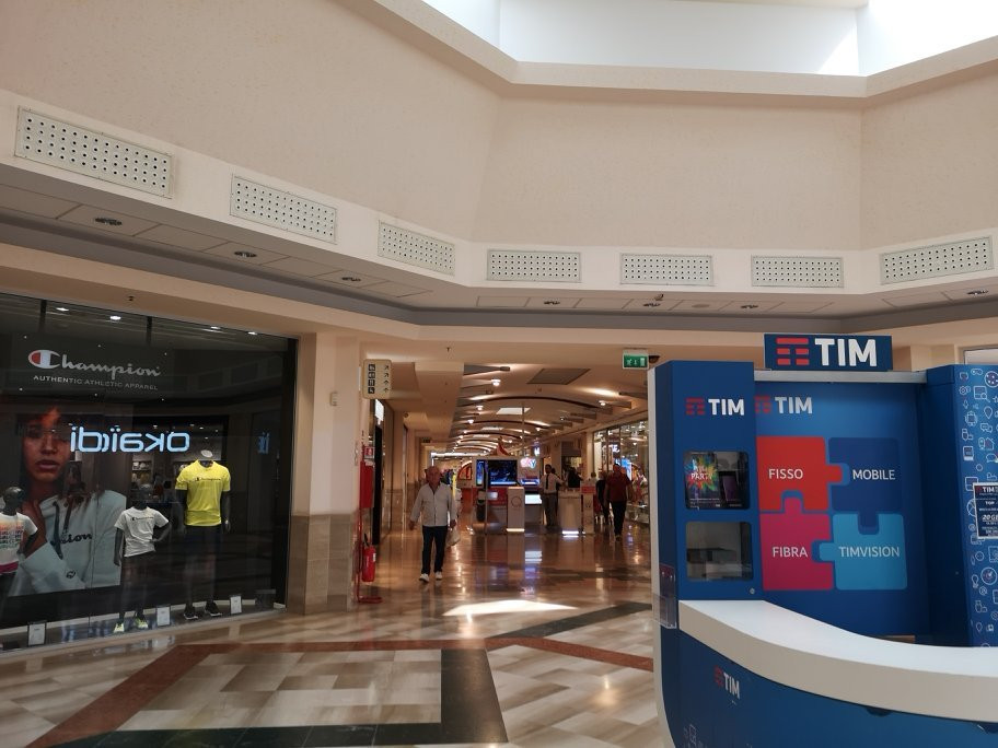 Centro Commerciale Mongolfiera-莱切必去景点