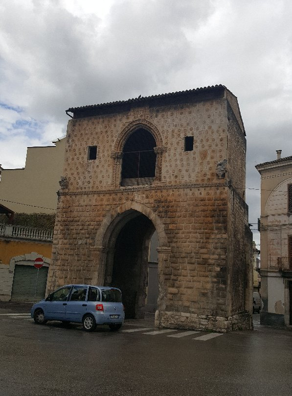 Porta Napoli-苏尔莫纳必去景点