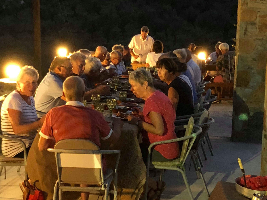 Eirini Plomariou-Plomari必去景点