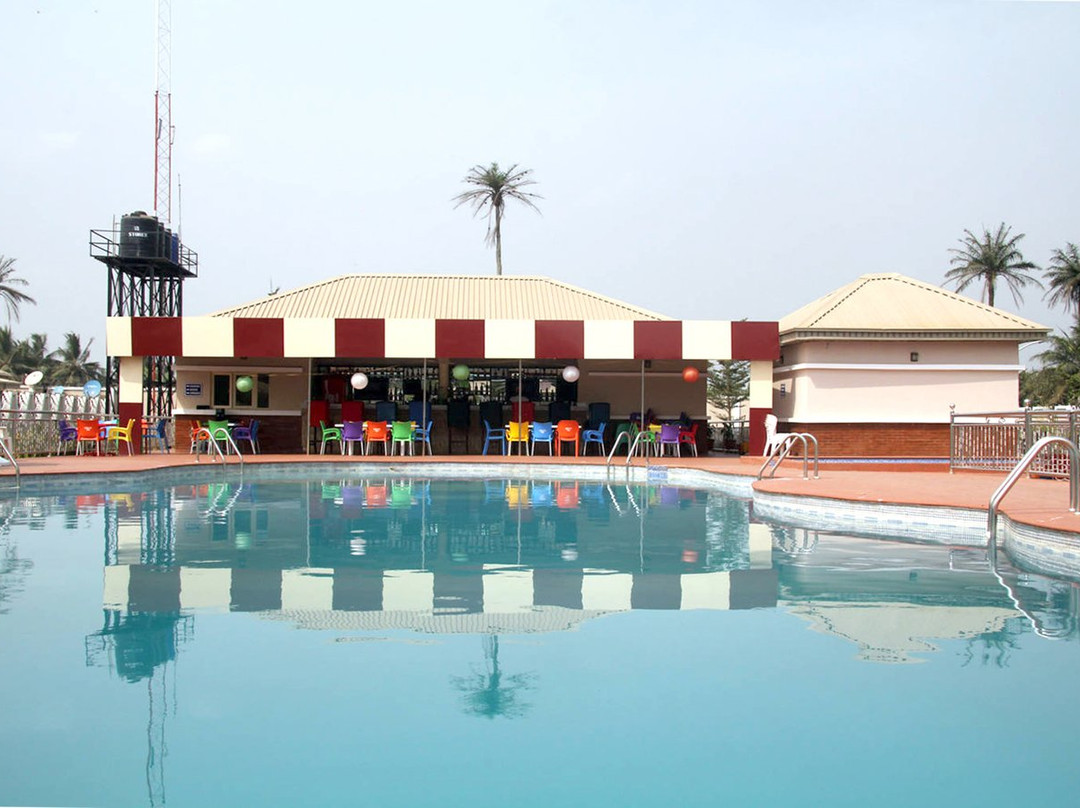 Crown City Park Resort & Hotel主图