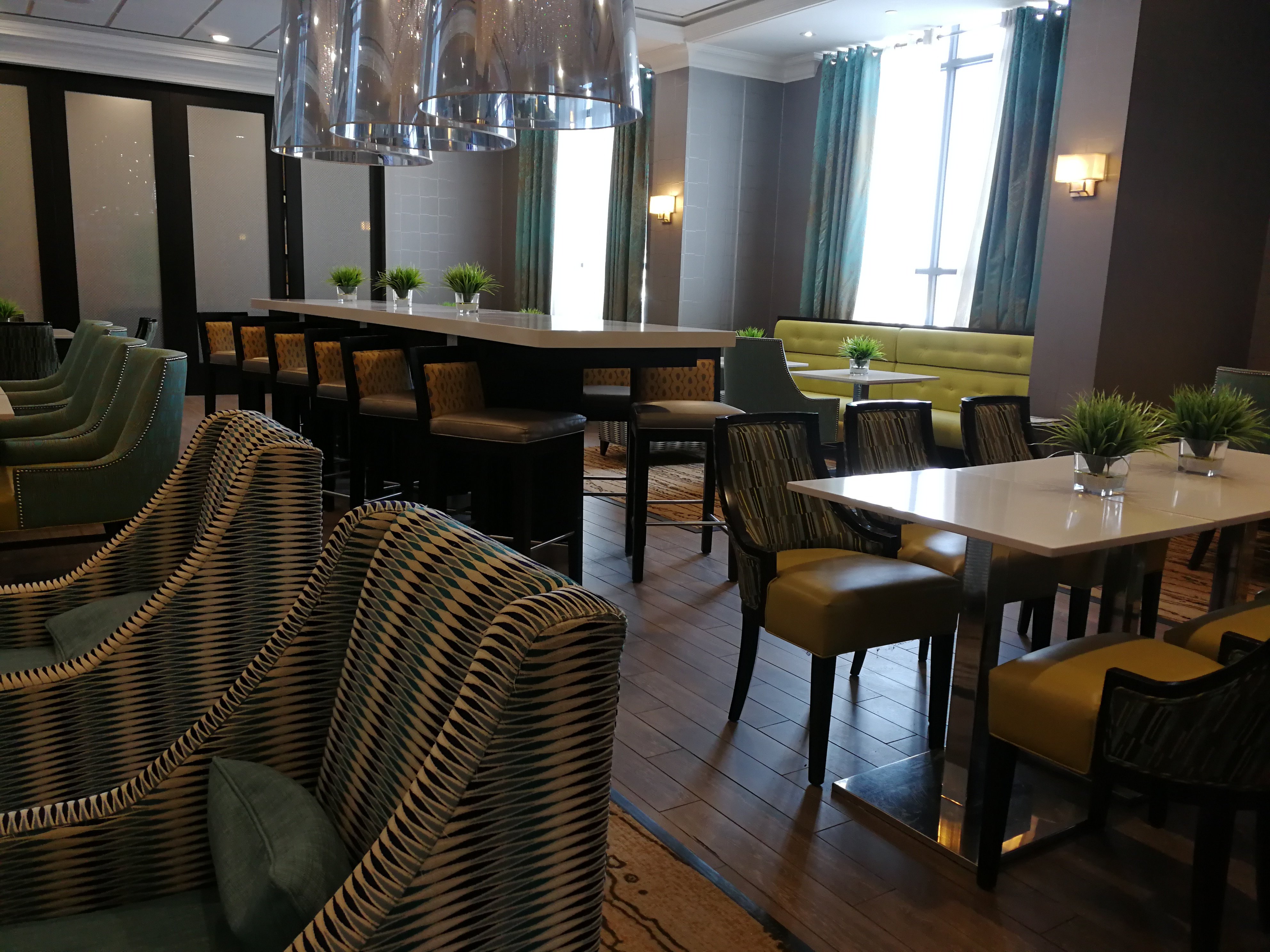 Hampton Inn & Suites by Hilton Bolton-餐饮