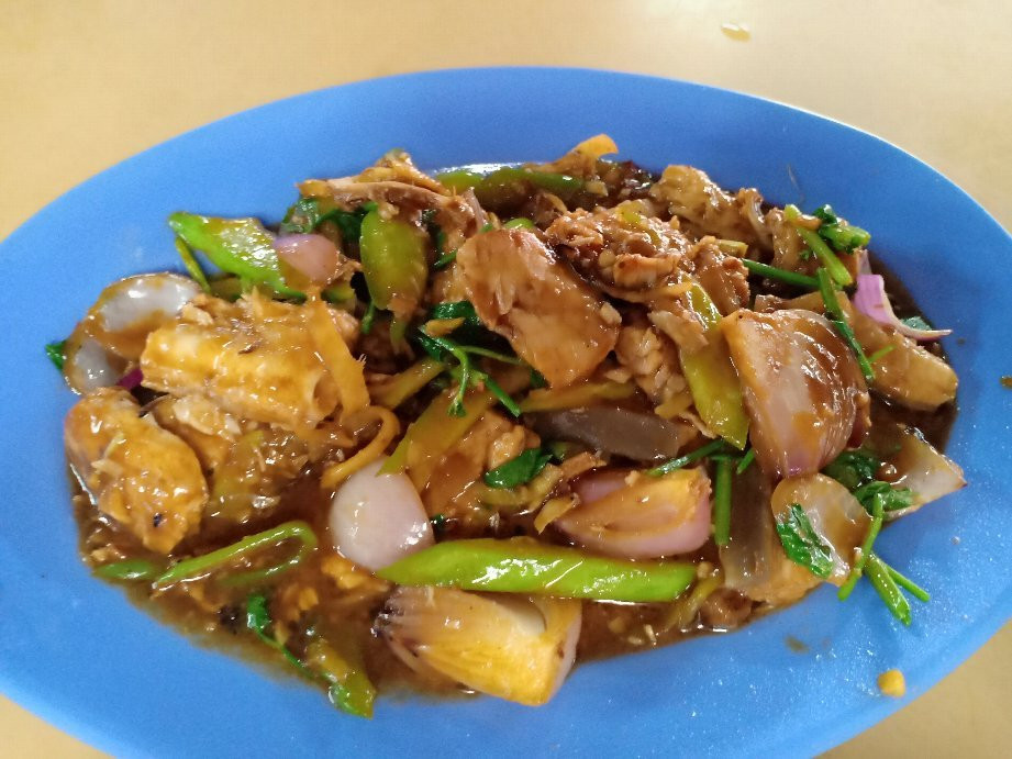 丹绒士拔餐馆和美食-Restaurant Fish Village