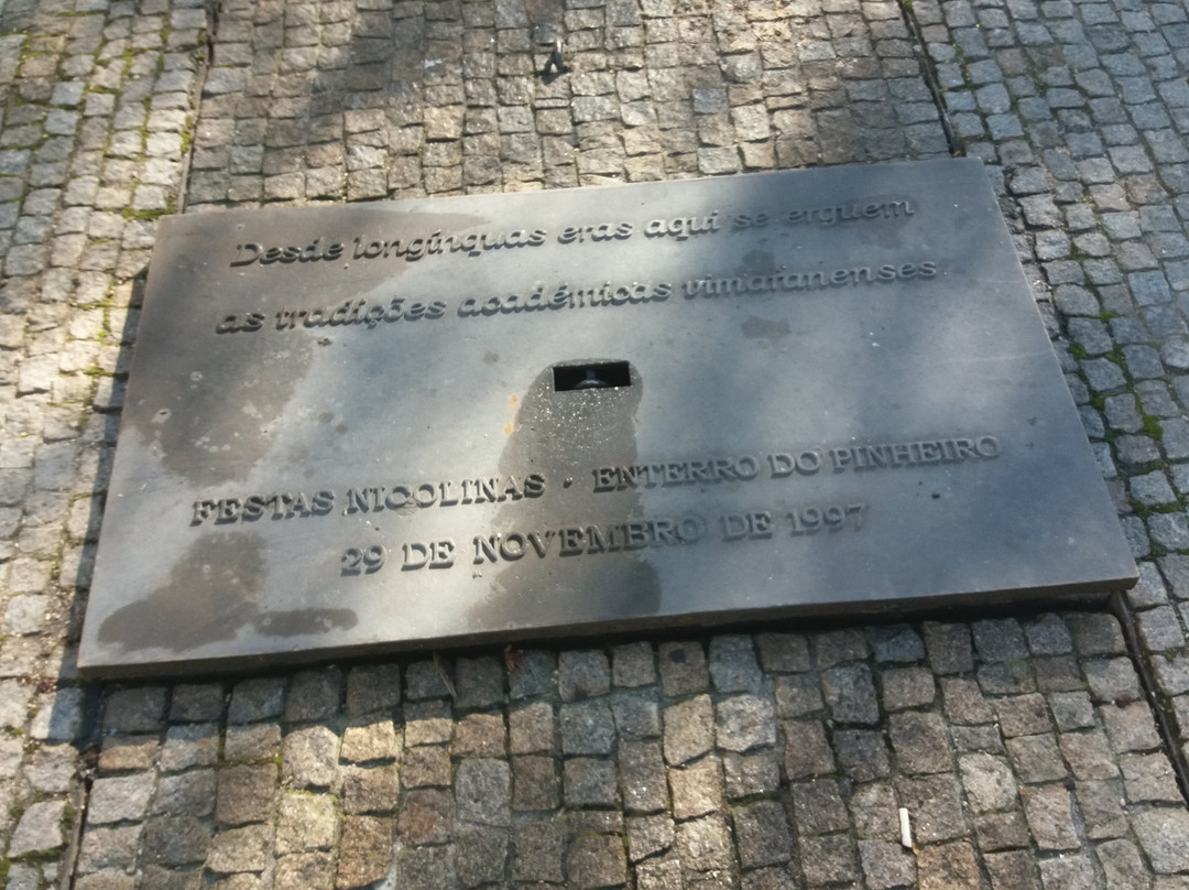 Monumento Nicolino-吉马良斯必去景点