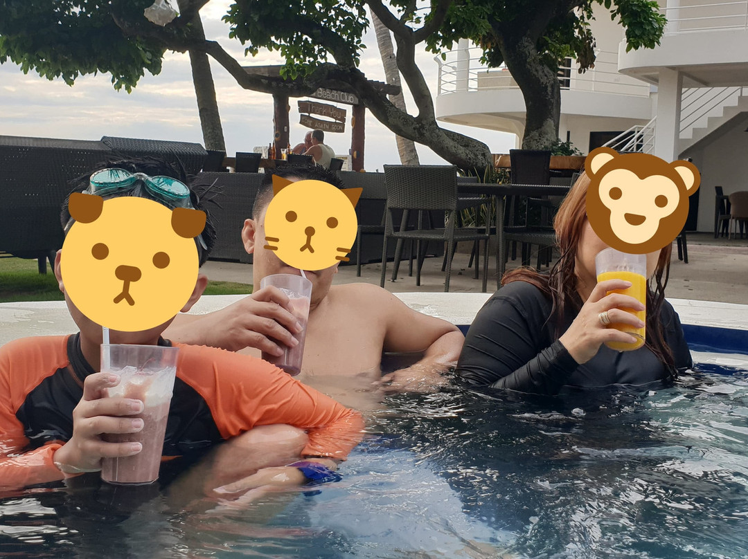 珊瑚海滩俱乐部酒店主图