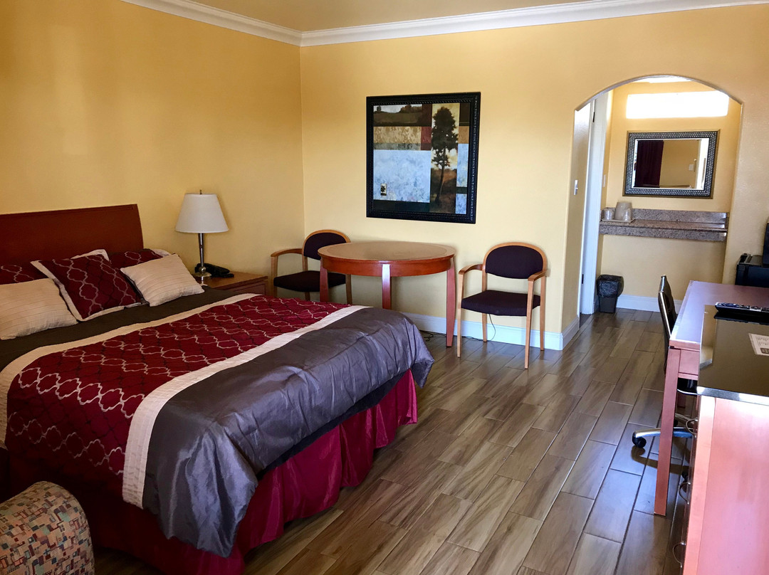 Town & Country Motel主图