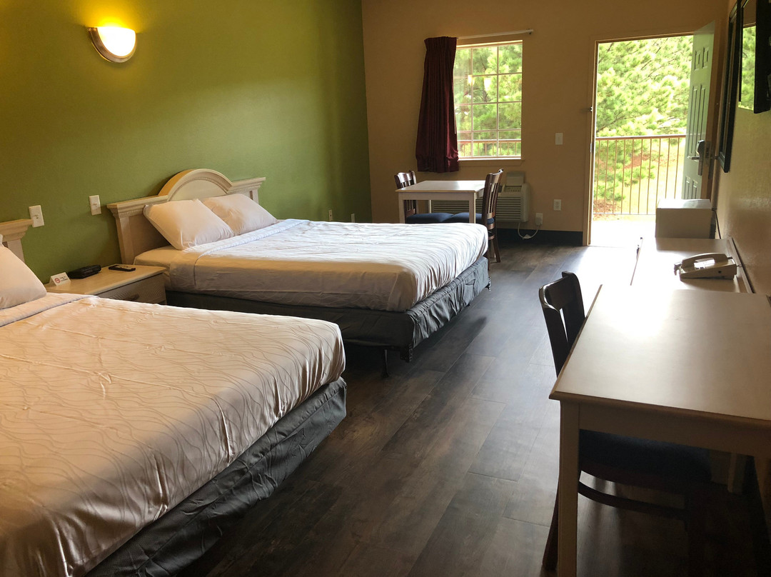 Weston Inn & Suites主图