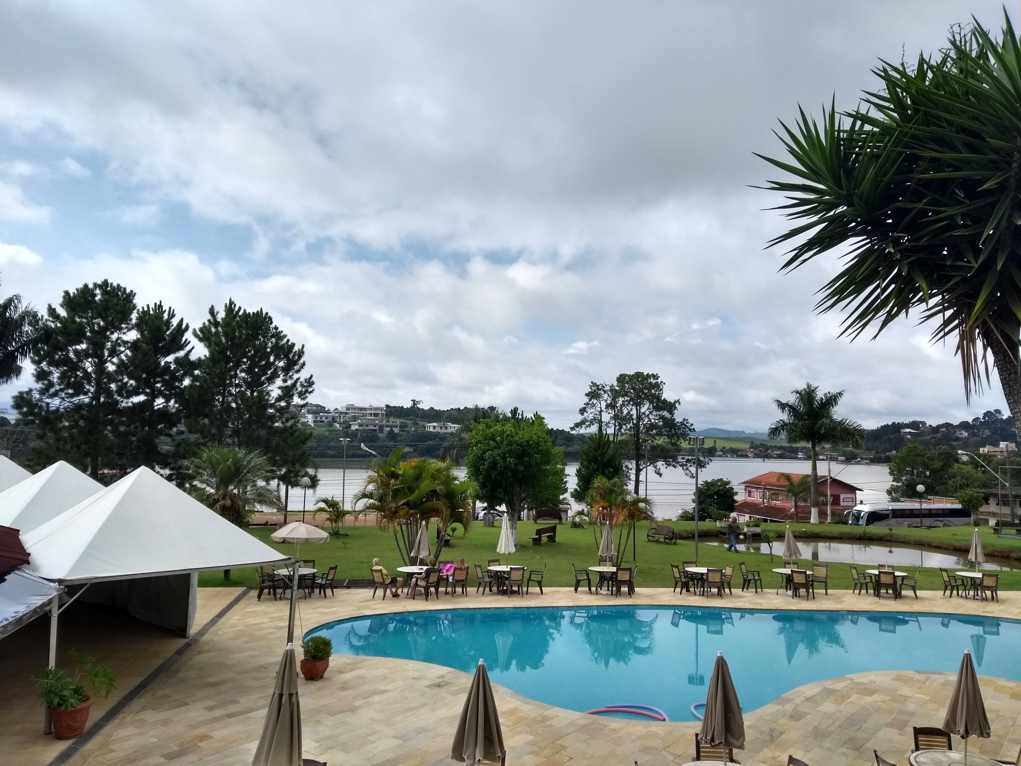 Hotel Nascentes da Serra-泳池