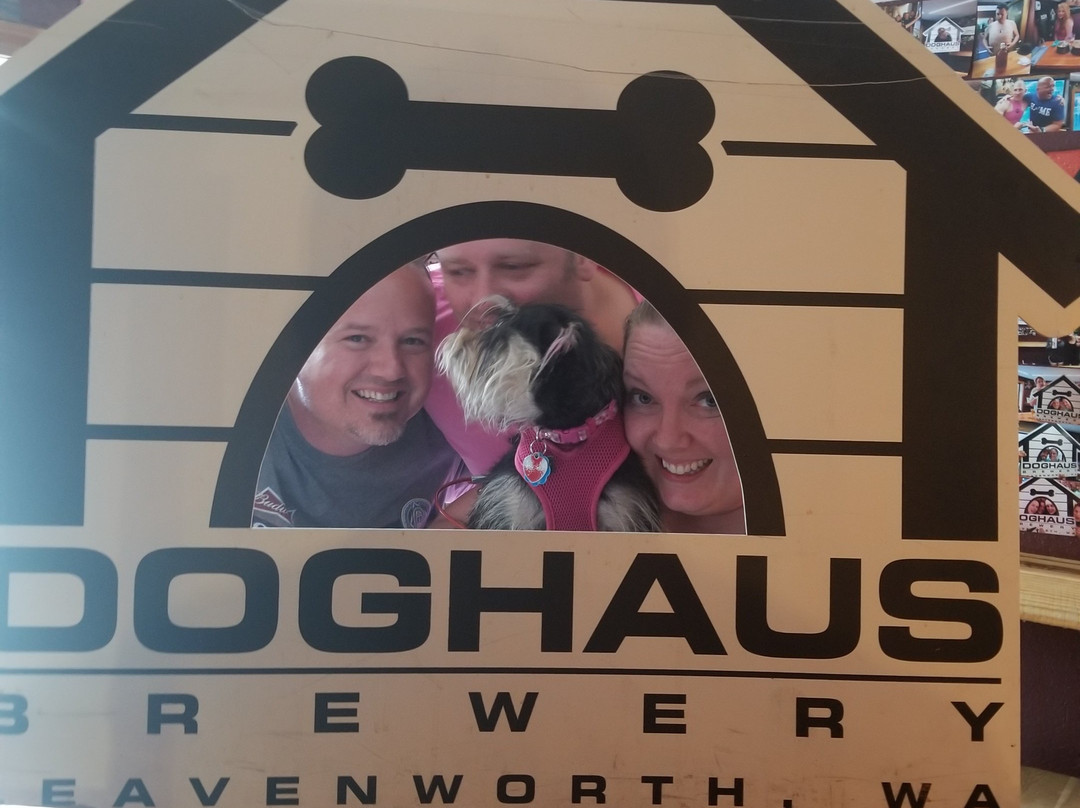 Doghaus Brewery景点图片