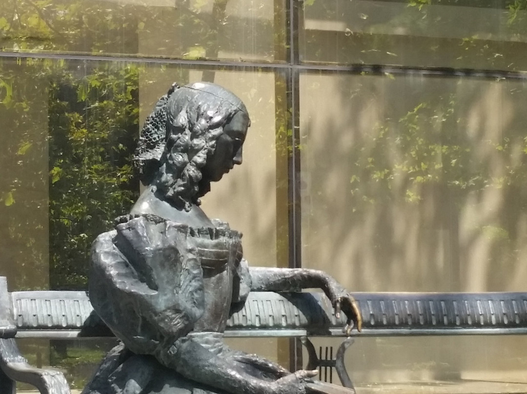 Monument to A.S. Pushkin and N.N. Goncharova-波德戈里察必去景点