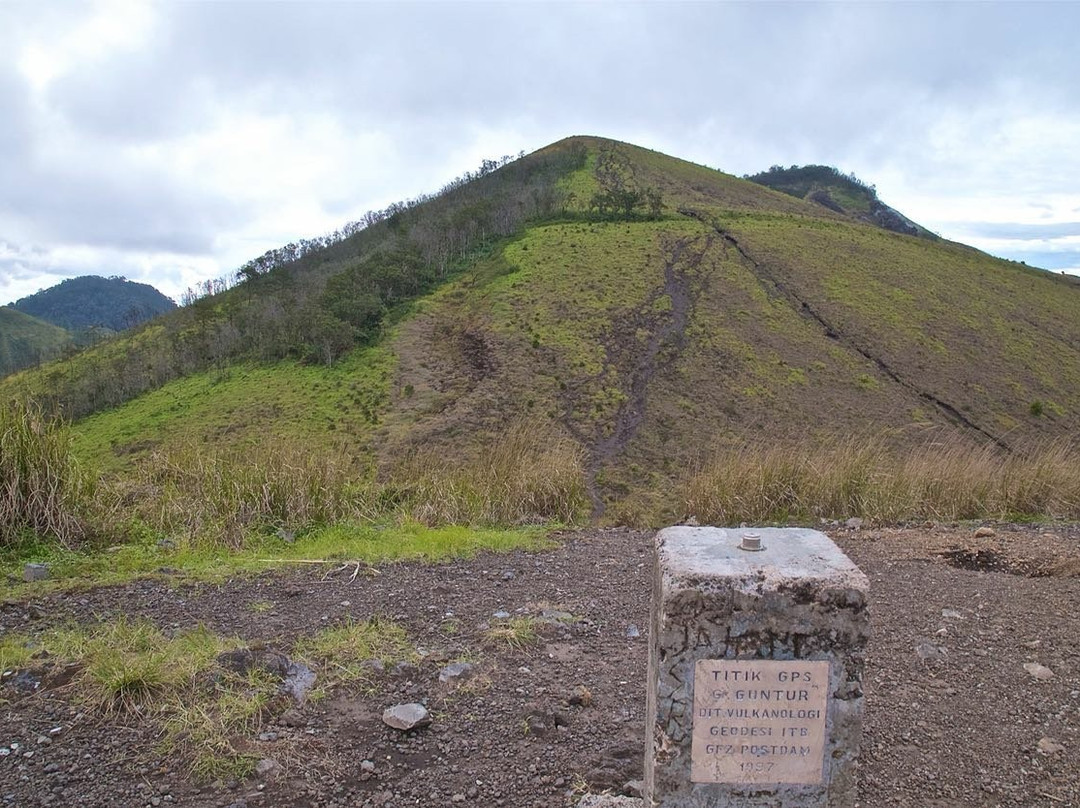 Mount Guntur景点图片