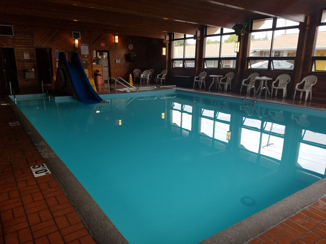 黑鹰汽车旅馆主图