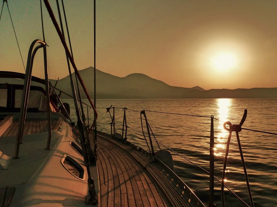 Drougas Sailing & Yachting-Adamas必去景点