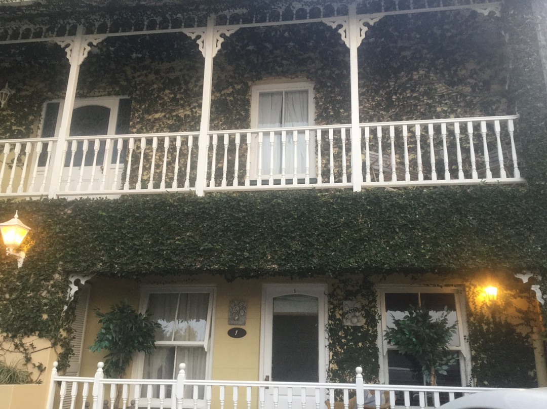 Goble Palms Guest Lodge & Urban Retreat主图