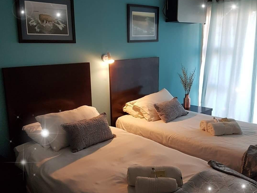 阿尔果亚湾民宿主图