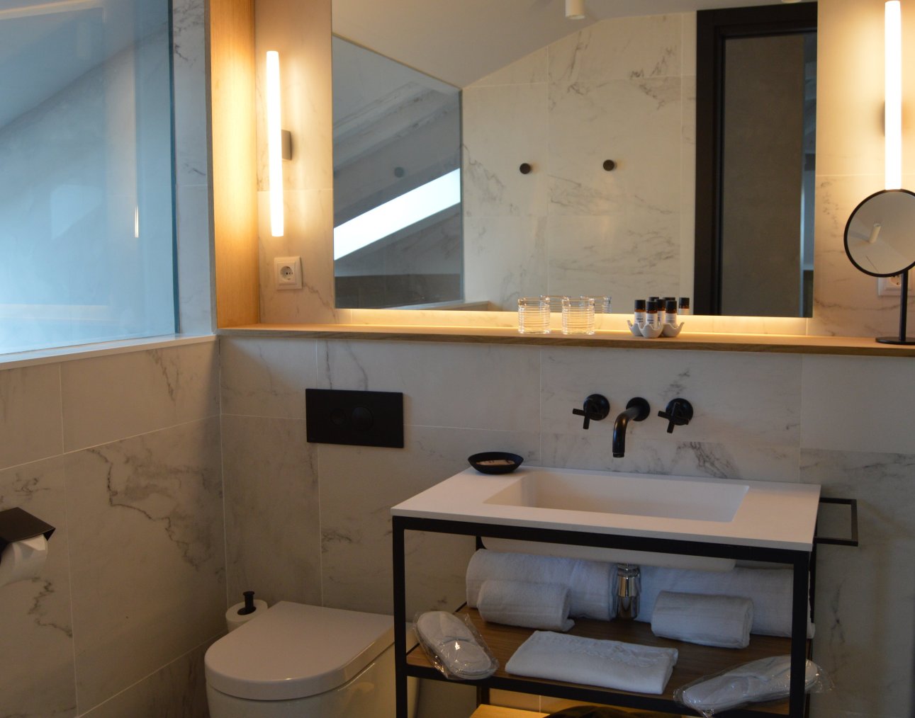 珀蒂宫艺术画廊酒店-浴室