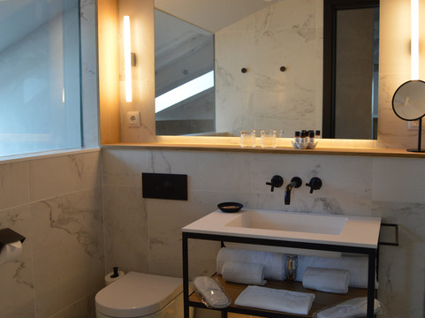 珀蒂宫艺术画廊酒店主图