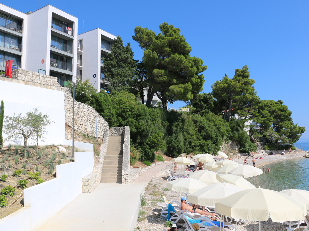 Morenia Beach Resort主图