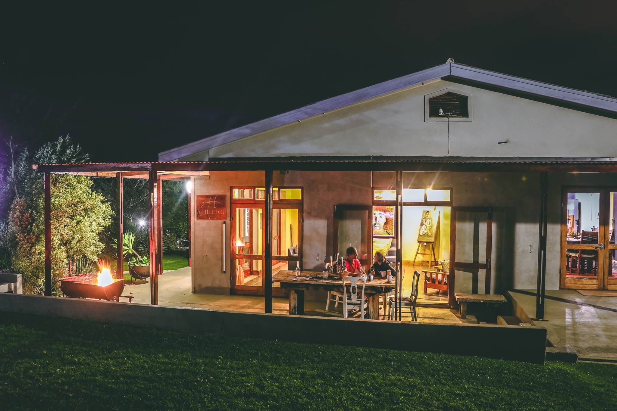 A Hilltop Country Retreat-官方