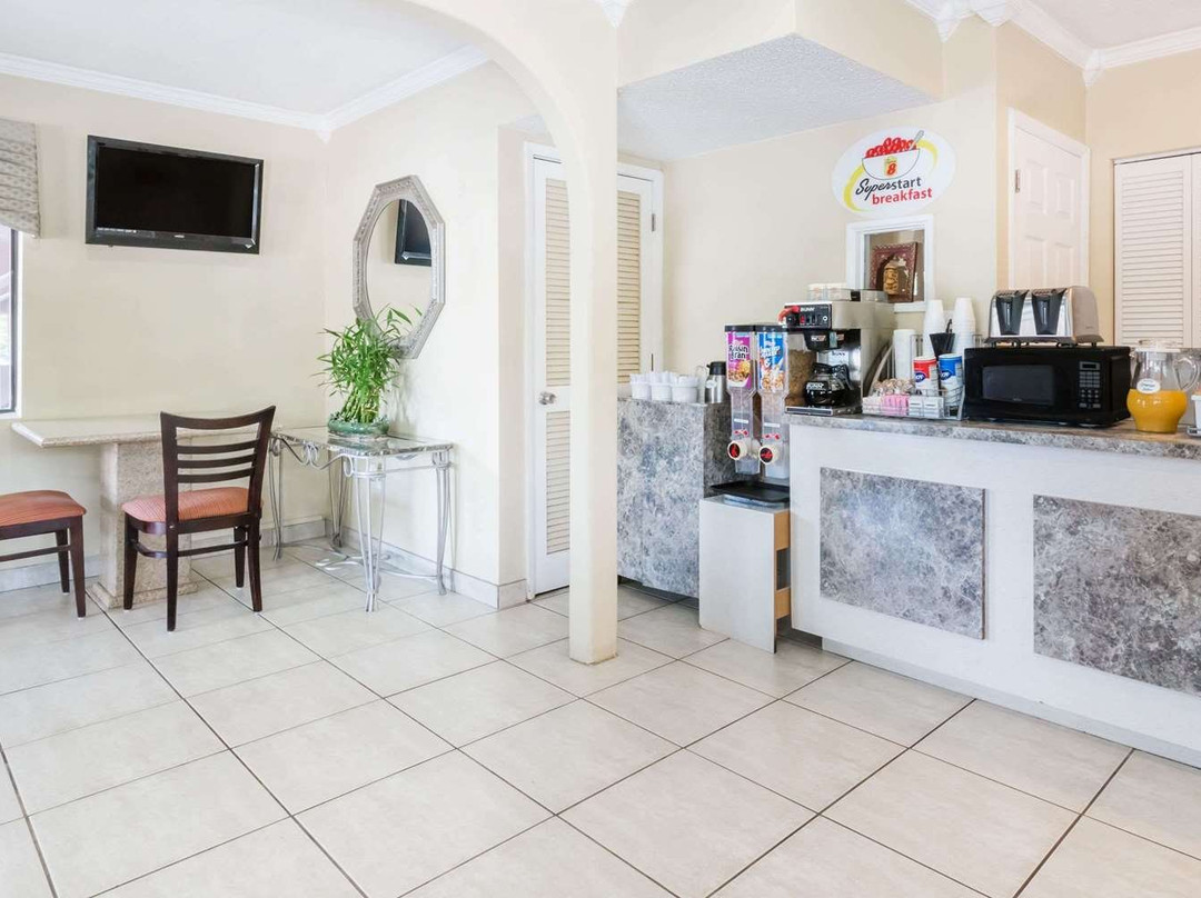 Super 8 by Wyndham Ft Walton Beach主图