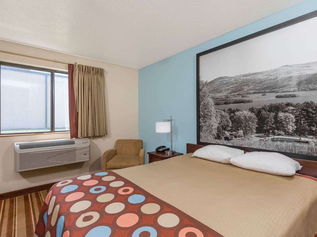 Super 8 by Wyndham Danville VA主图