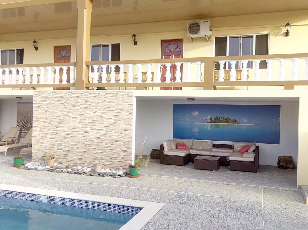 Michael's Tropical Suites