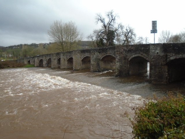 布雷肯比肯斯国家公园旅游景点-Crickhowell Bridge