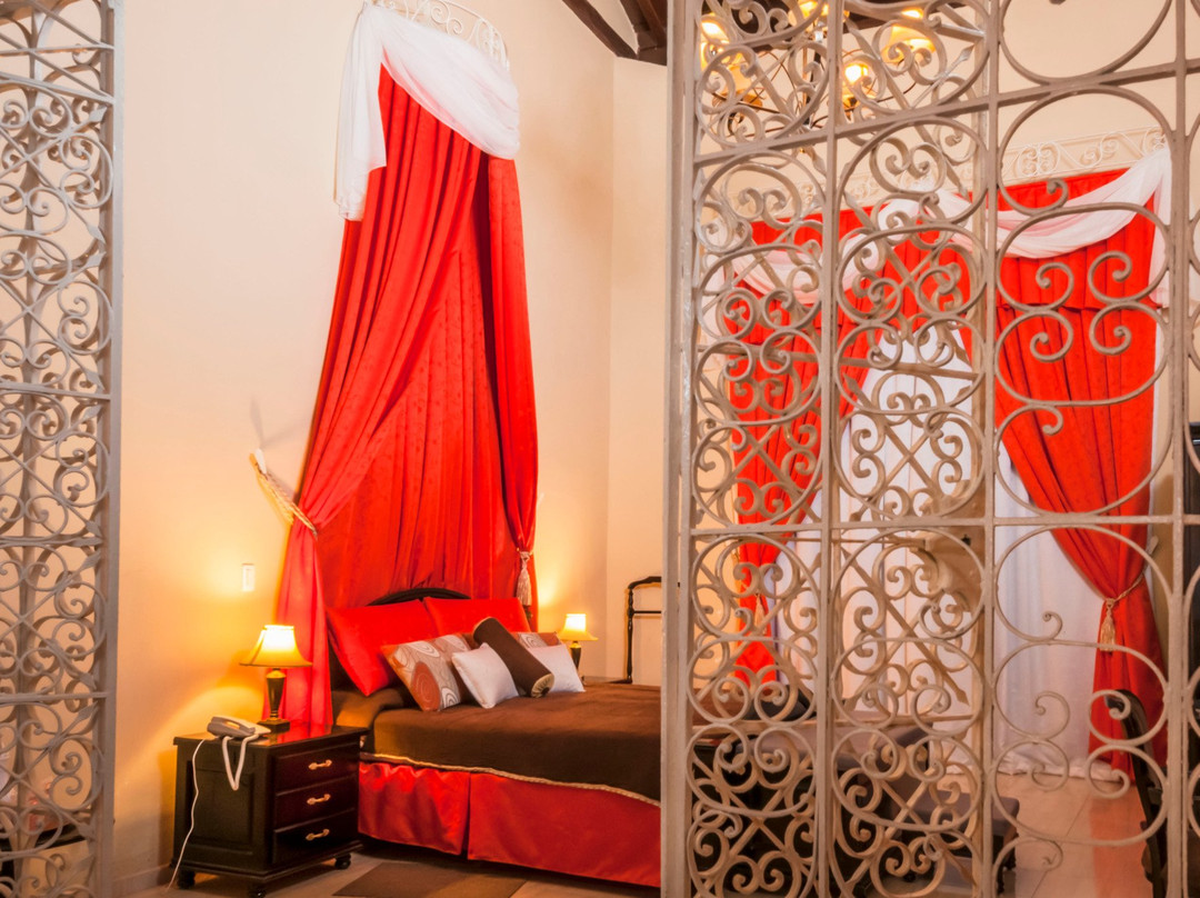 Hotel E La Avellaneda主图