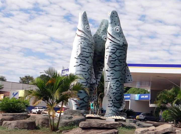 Peixe Cachara Monument景点图片