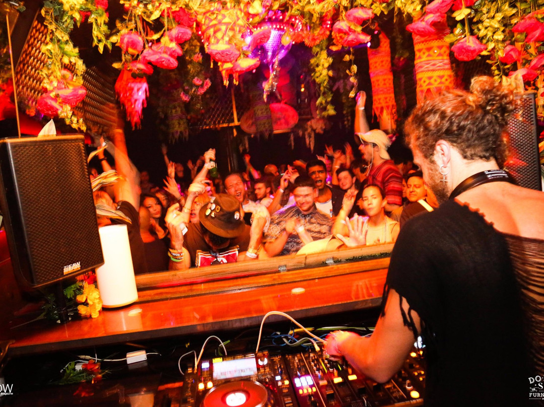 Do Not Sit On The Furniture-迈阿密海滩必去景点