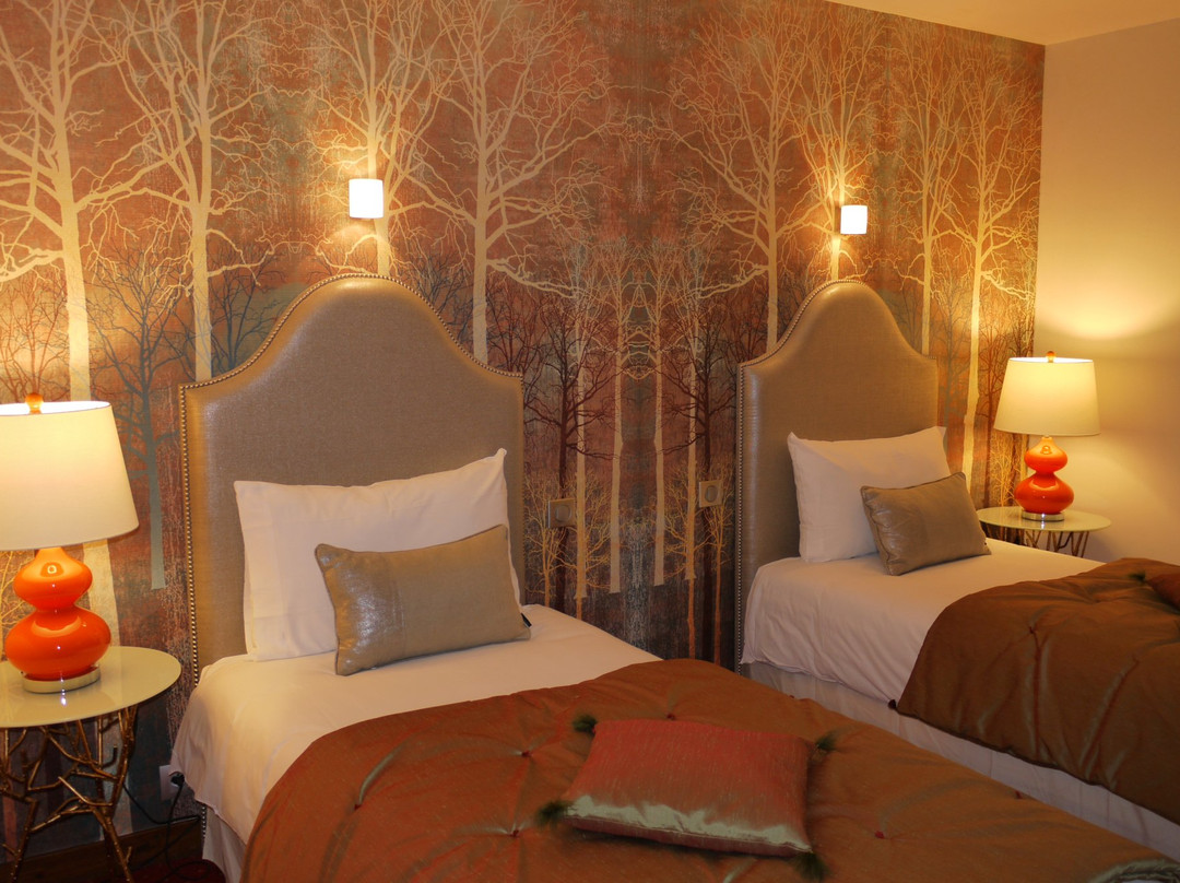 Le Chapeau Rouge主图