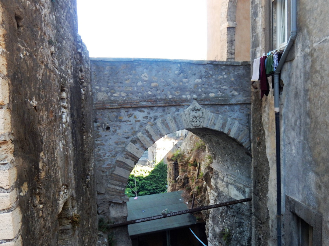 Torre di Guardia e Ponte San Martino-蒂沃利必去景点