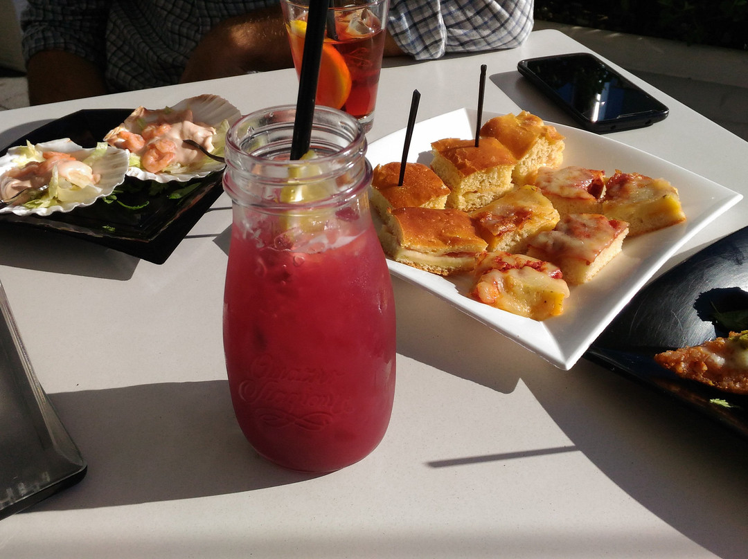 Hashtag Wine & Cocktail Bar