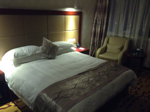 皇冠大酒店主图