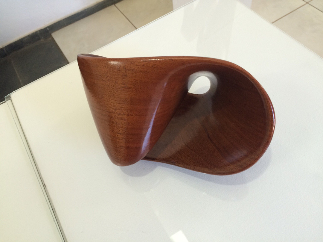 Ateliê Valin Branco-蒂拉登特斯必去景点