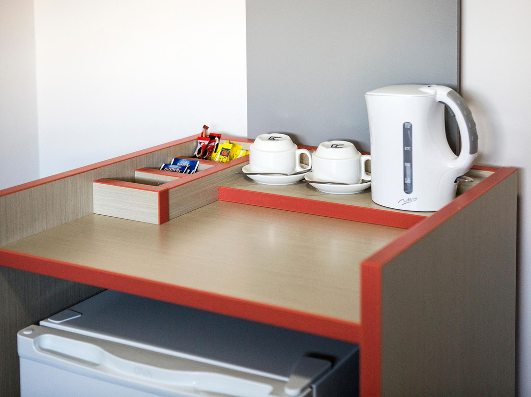 Villawood Hotel主图