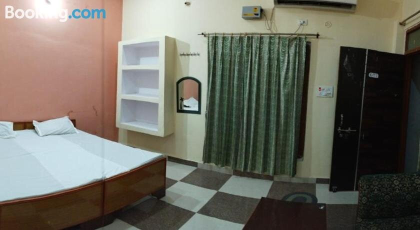 Hotel Shari Paramhans Upawan