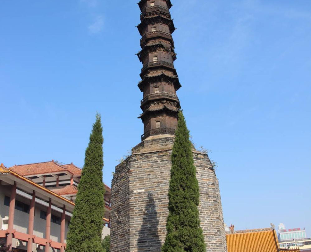 崇觉寺铁塔景点图片