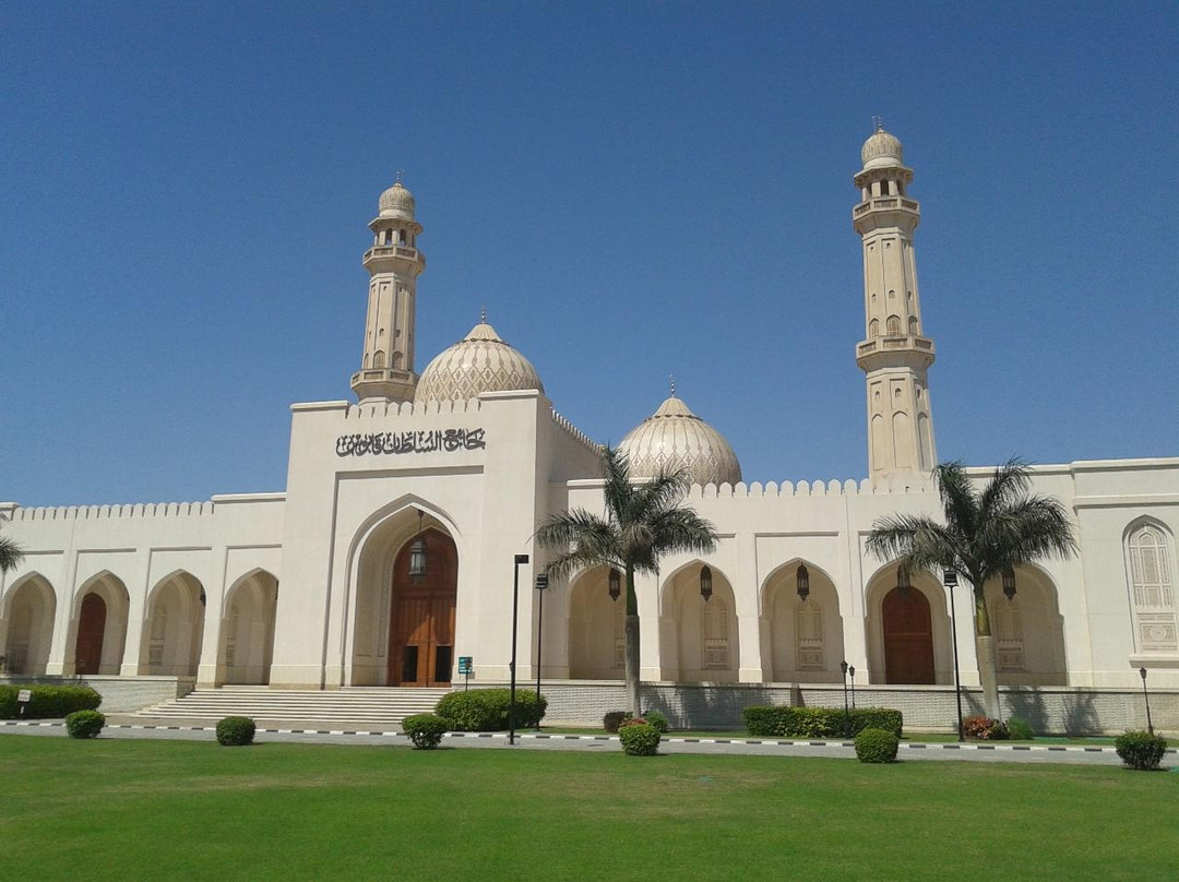 Sultan Qaboos Mosque-塞拉莱必去景点