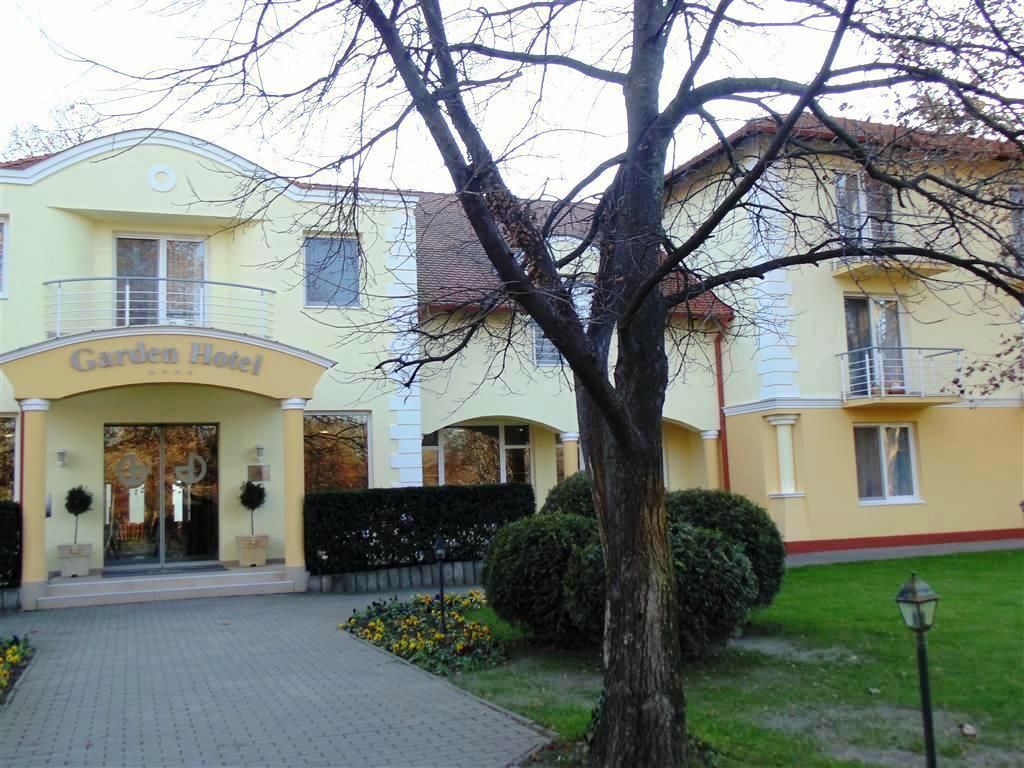 Garden Hotel Wellness És Konferencia-浴室