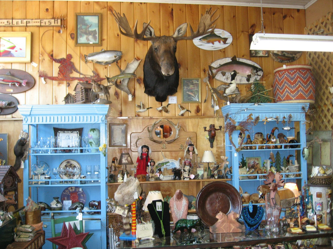 Moosehead Lake Indian Store at Kamp Kamp景点图片