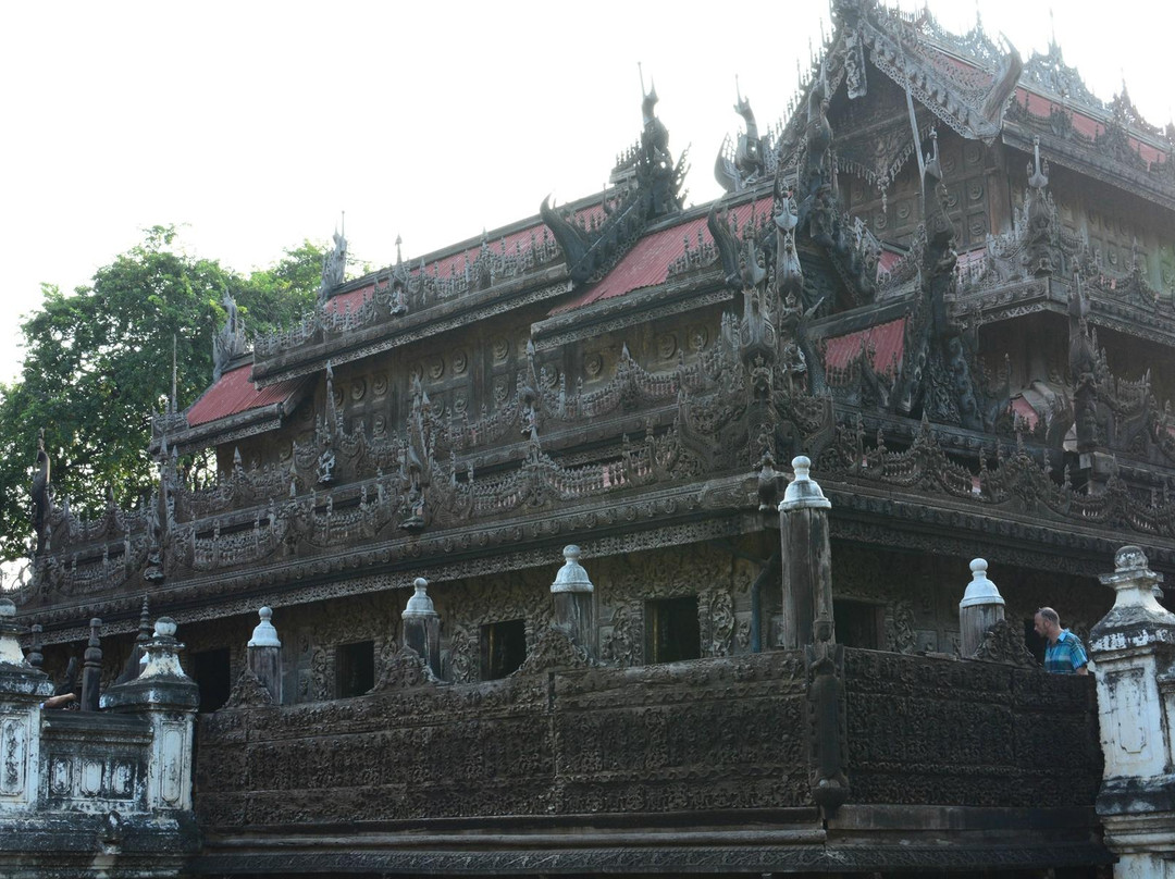 金色宫殿僧院  (Shwenandaw Kyaung)-曼德勒必去景点