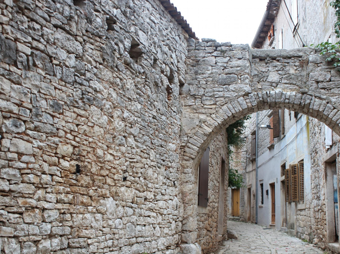 Castle of Soardo-Bembo-Bale必去景点