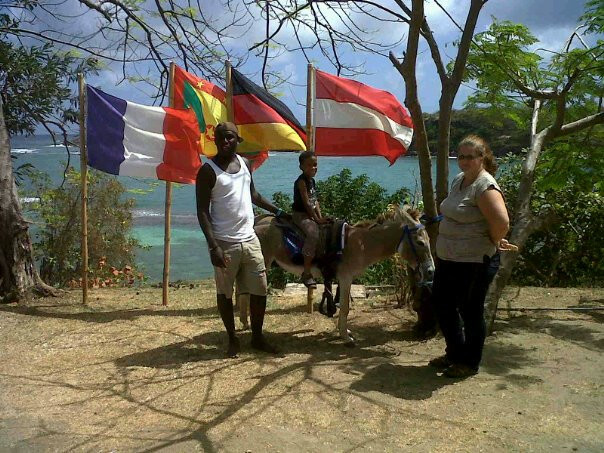 Spice Island Petting Zoo景点图片